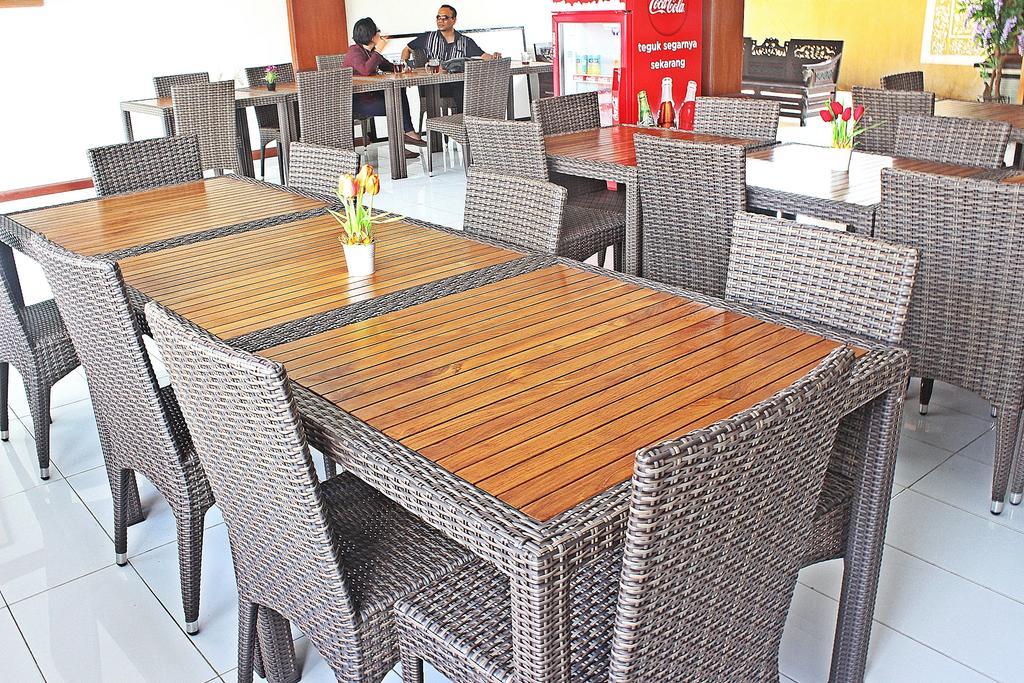 Hostel Mirah Legian  Ngoại thất bức ảnh