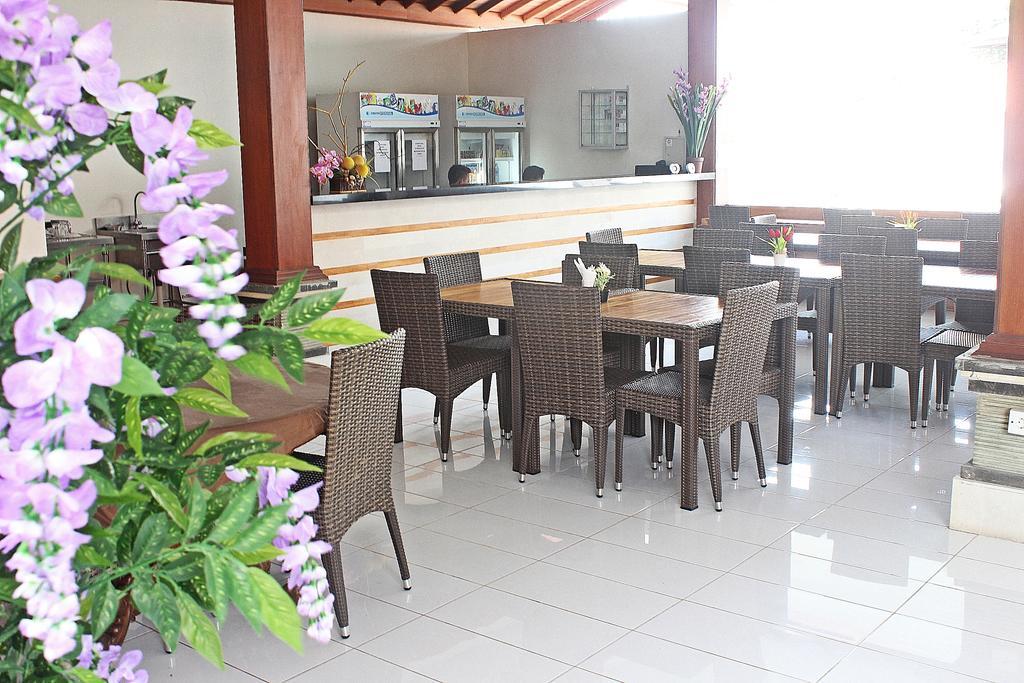 Hostel Mirah Legian  Ngoại thất bức ảnh