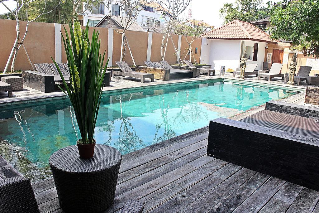 Hostel Mirah Legian  Ngoại thất bức ảnh