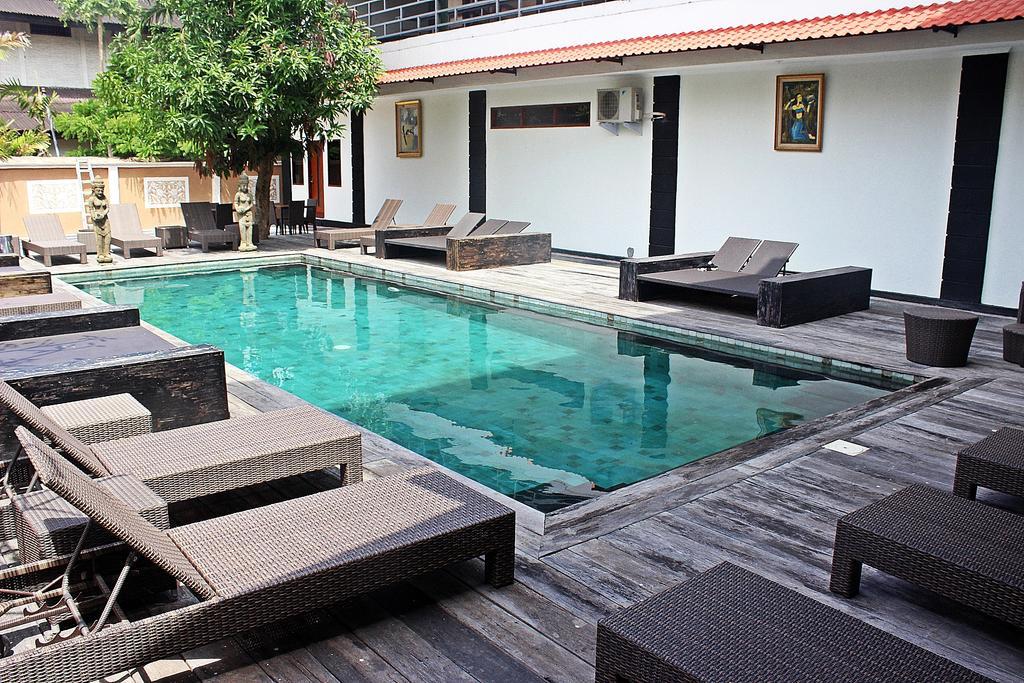 Hostel Mirah Legian  Ngoại thất bức ảnh