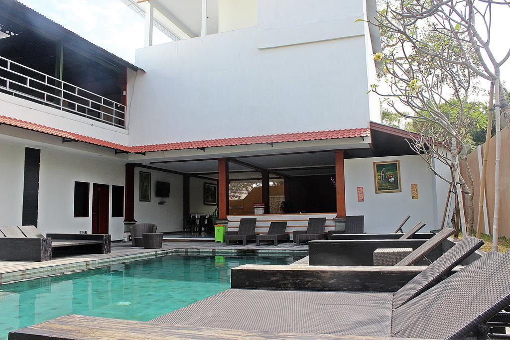 Hostel Mirah Legian  Ngoại thất bức ảnh
