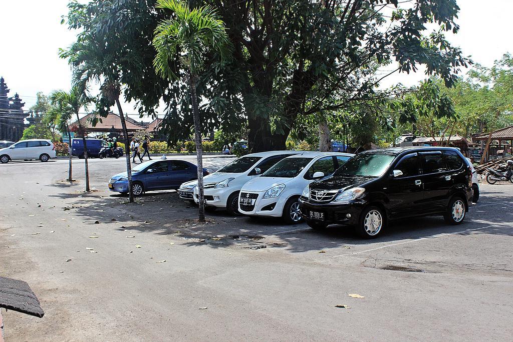 Hostel Mirah Legian  Ngoại thất bức ảnh