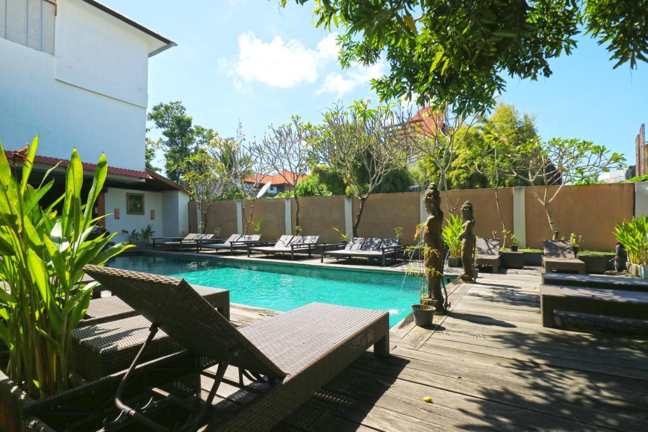 Hostel Mirah Legian  Ngoại thất bức ảnh
