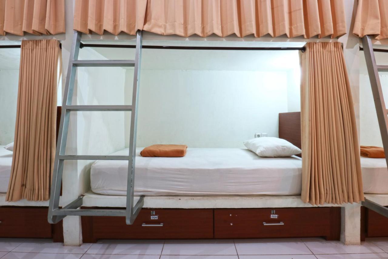 Hostel Mirah Legian  Ngoại thất bức ảnh